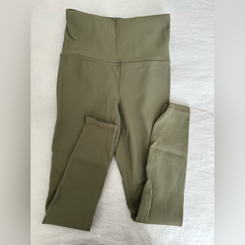 Athletic ribbed leggings